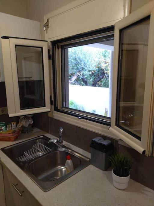 Kalamata Beach Maizonette Ground Floor And Semi-Basement With Yard Eksteriør bilde